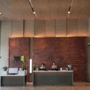 Hotel relief sculpture